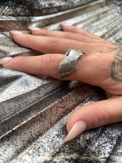 Desmodus Embrace Ring