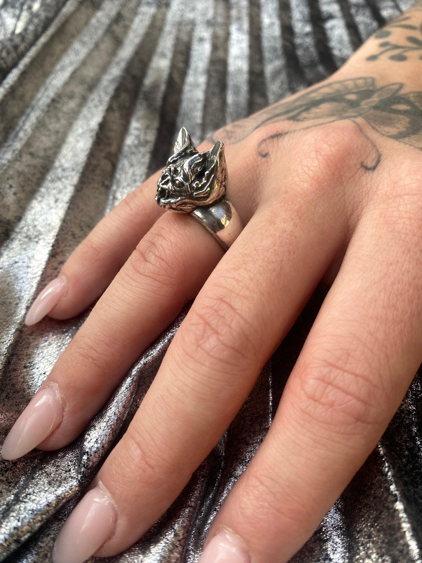 Desmodus Head Ring Large