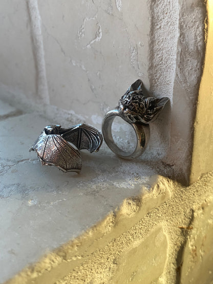 Desmodus Embrace Ring